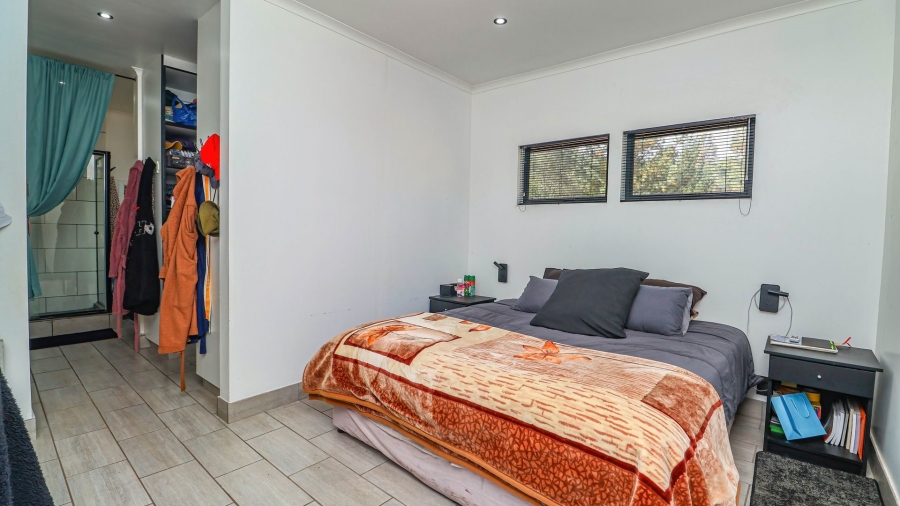 Commercial Property for Sale in Rondevlei Western Cape